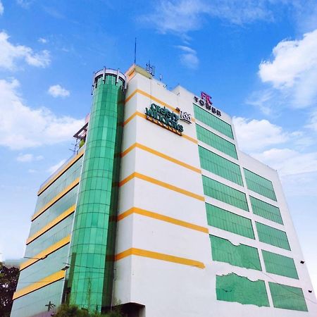 Greenwindows Hotel Davao Zewnętrze zdjęcie