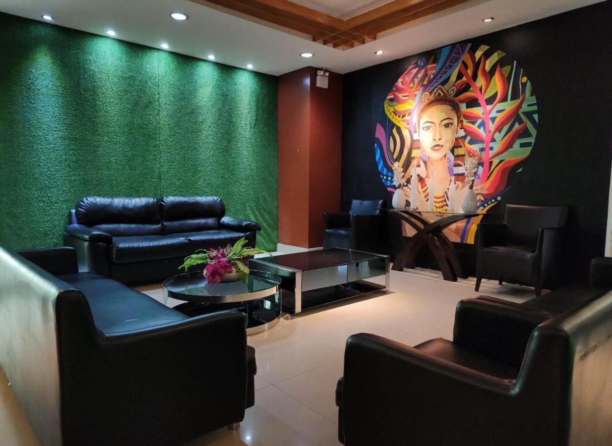 Greenwindows Hotel Davao Zewnętrze zdjęcie
